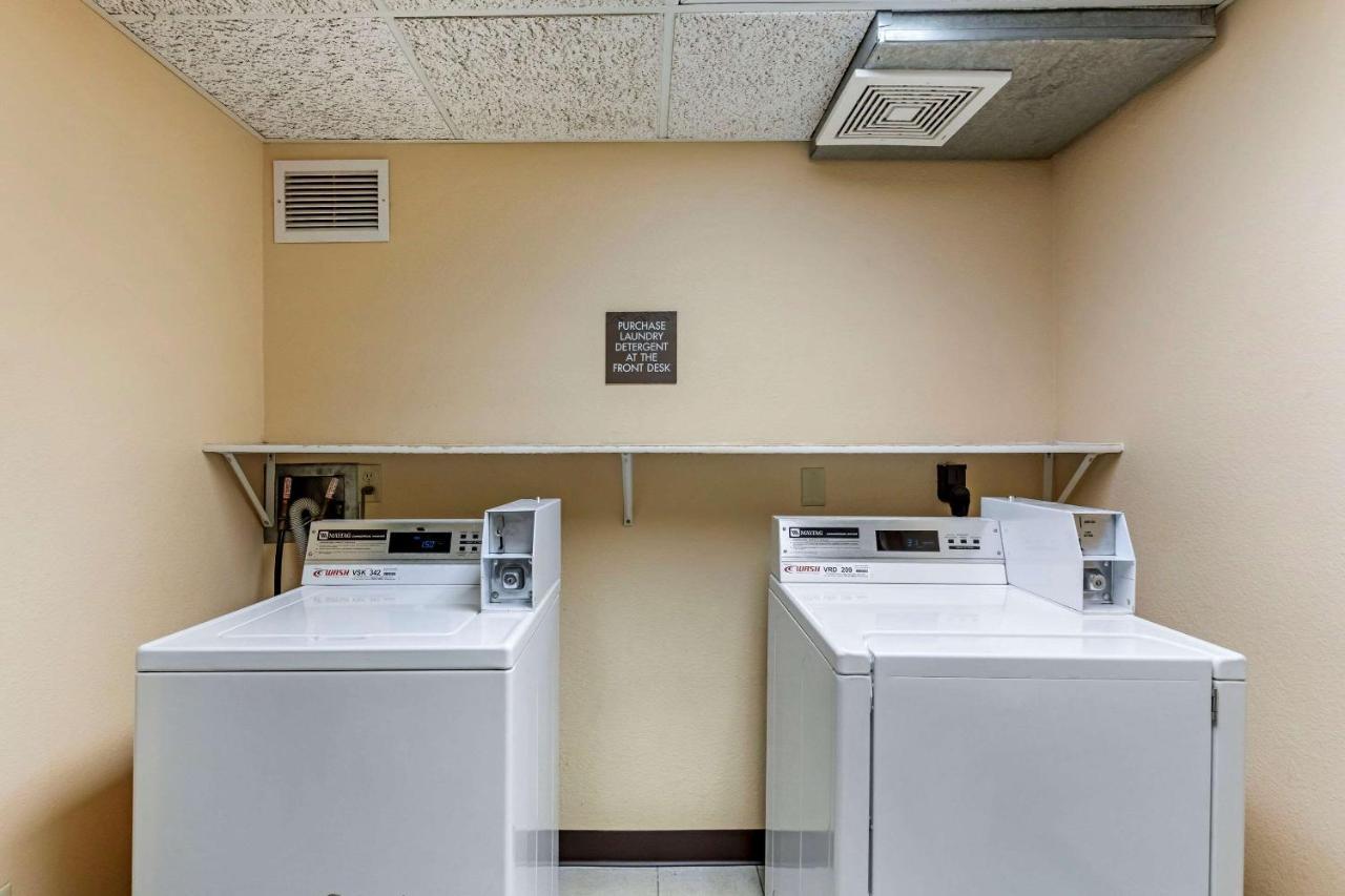 Comfort Inn & Suites Jackson - West Bend Dış mekan fotoğraf