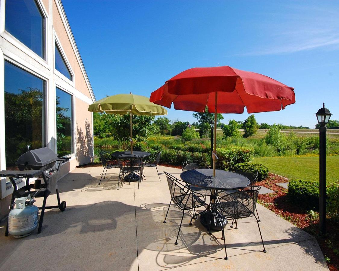 Comfort Inn & Suites Jackson - West Bend Dış mekan fotoğraf