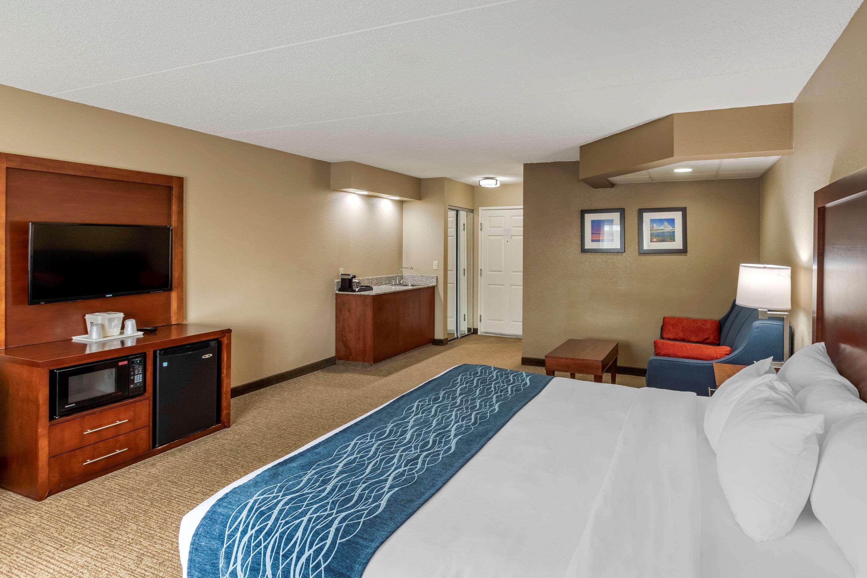 Comfort Inn & Suites Jackson - West Bend Dış mekan fotoğraf