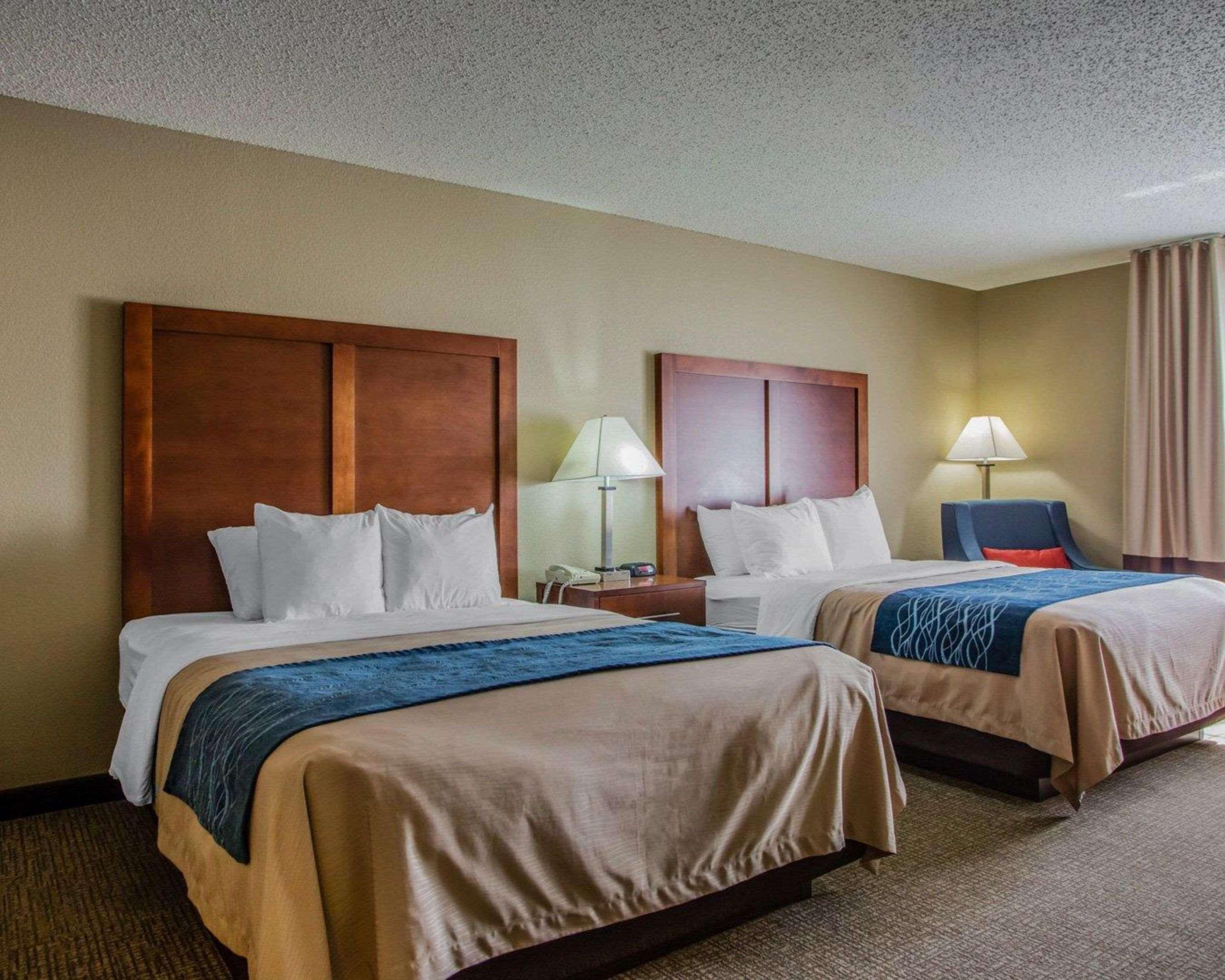 Comfort Inn & Suites Jackson - West Bend Dış mekan fotoğraf