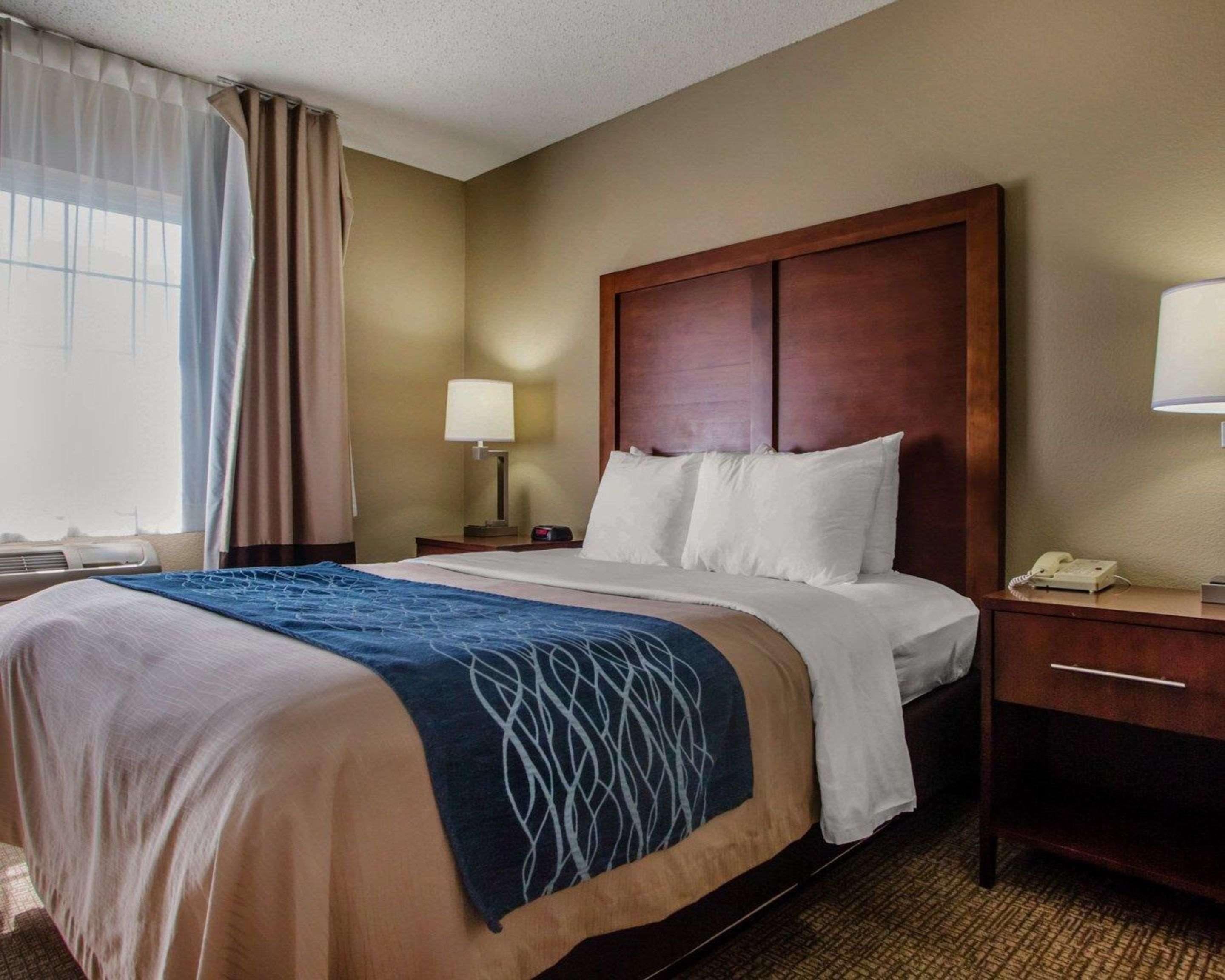 Comfort Inn & Suites Jackson - West Bend Dış mekan fotoğraf