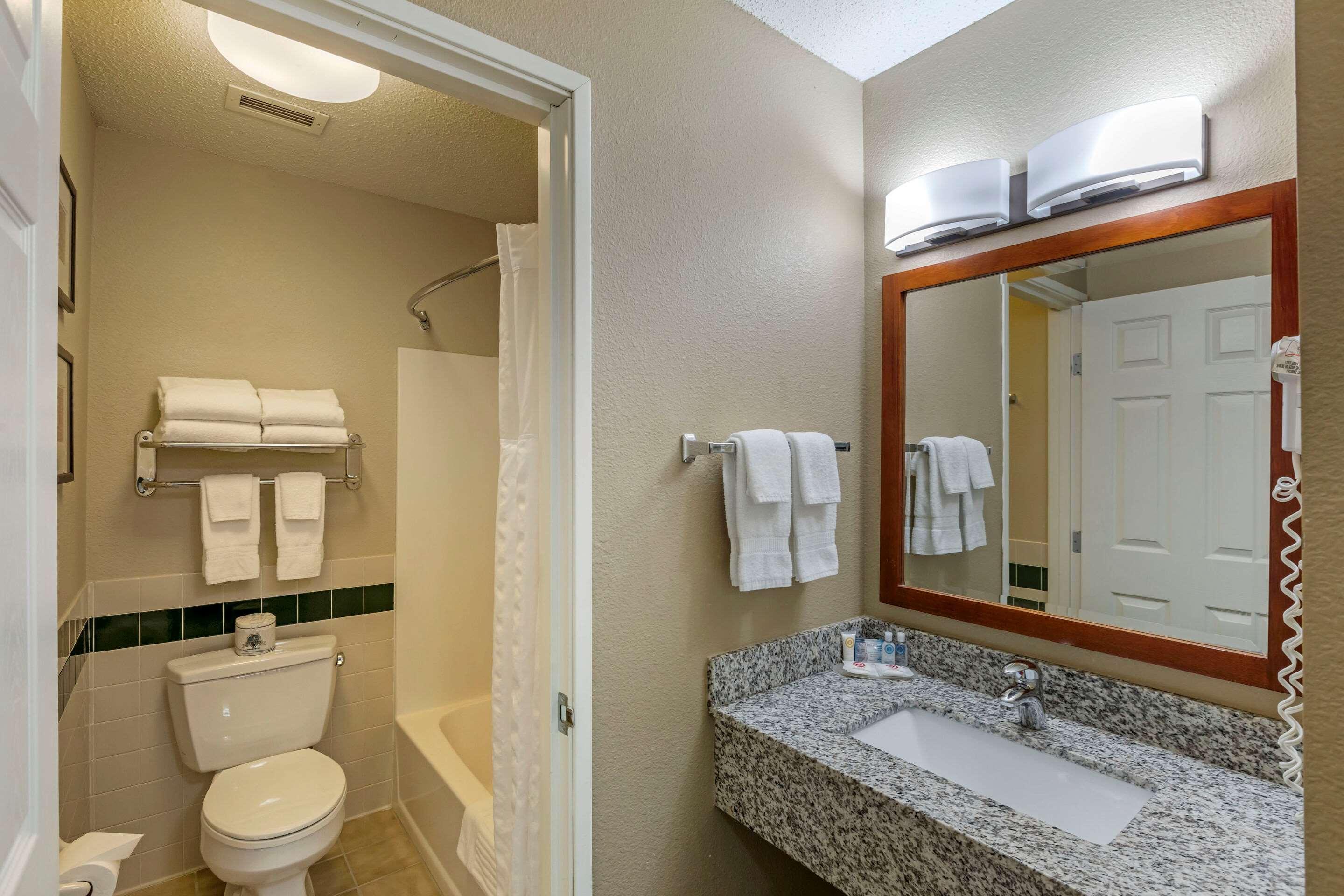 Comfort Inn & Suites Jackson - West Bend Dış mekan fotoğraf
