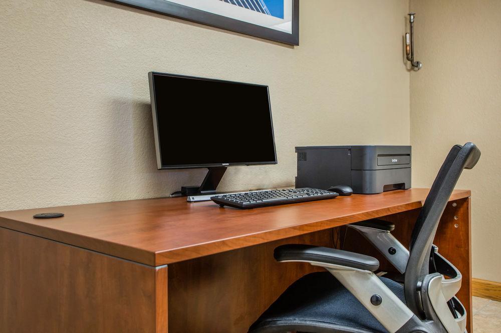 Comfort Inn & Suites Jackson - West Bend Dış mekan fotoğraf