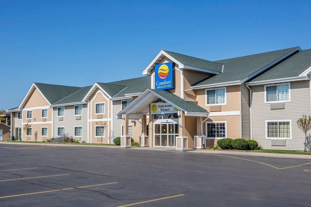 Comfort Inn & Suites Jackson - West Bend Dış mekan fotoğraf