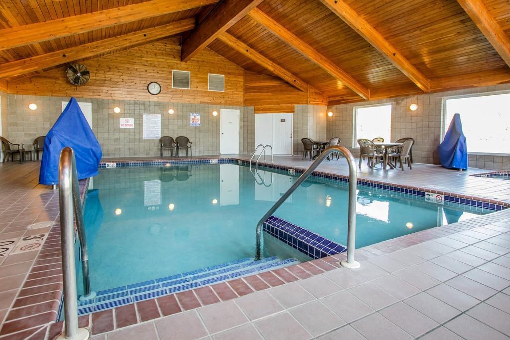 Comfort Inn & Suites Jackson - West Bend Dış mekan fotoğraf