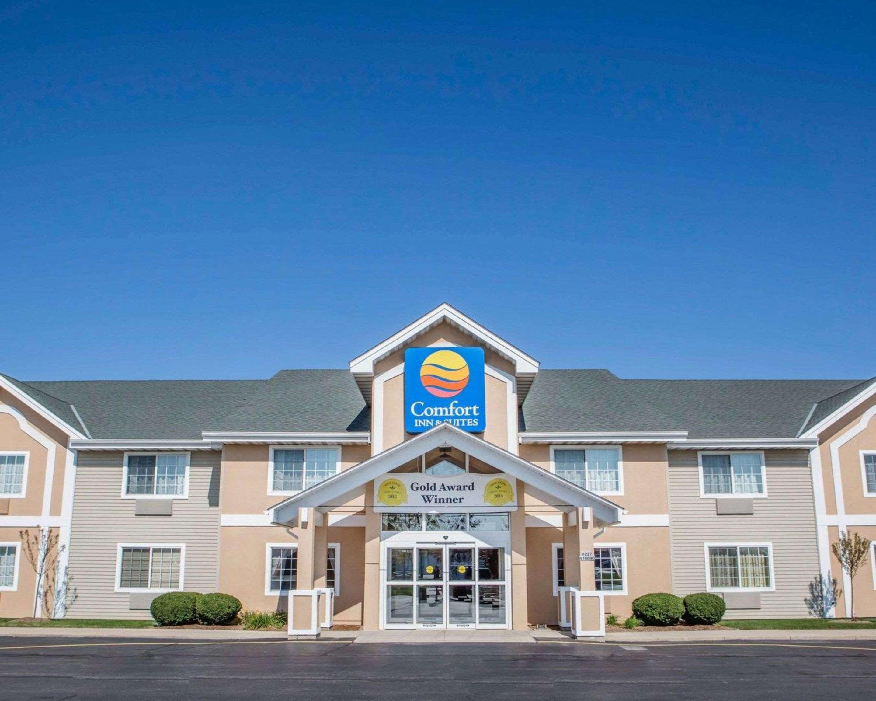 Comfort Inn & Suites Jackson - West Bend Dış mekan fotoğraf
