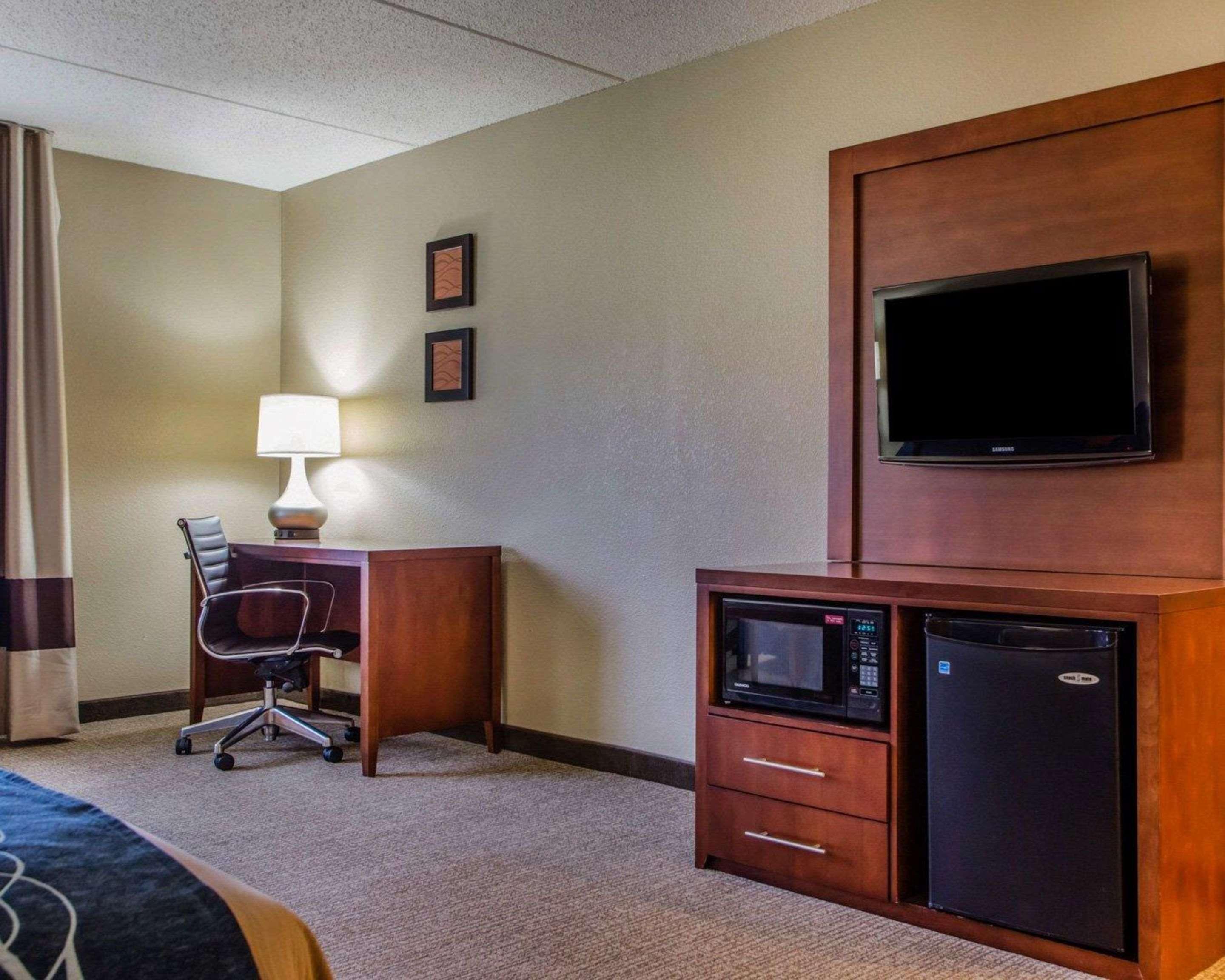 Comfort Inn & Suites Jackson - West Bend Dış mekan fotoğraf