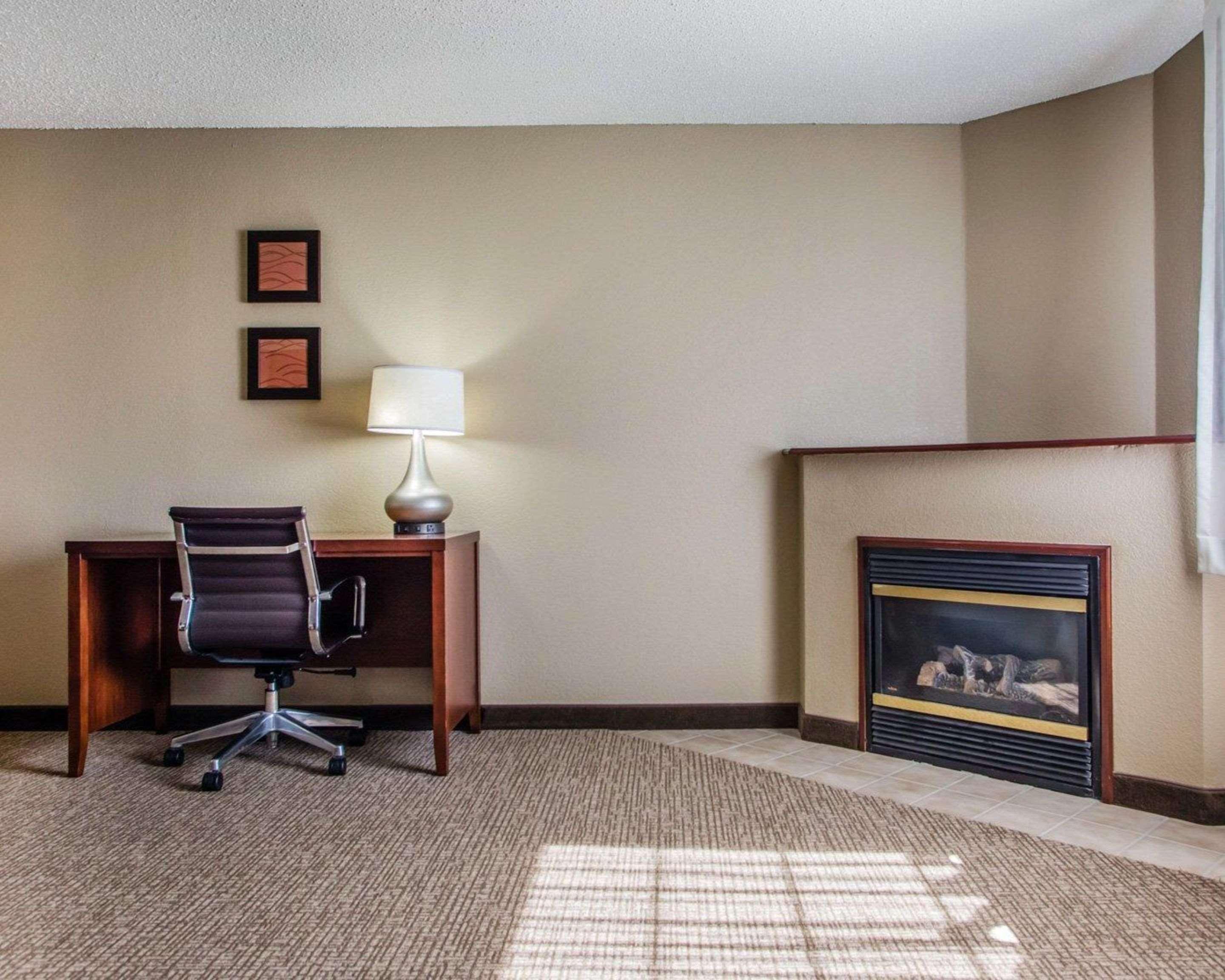 Comfort Inn & Suites Jackson - West Bend Dış mekan fotoğraf