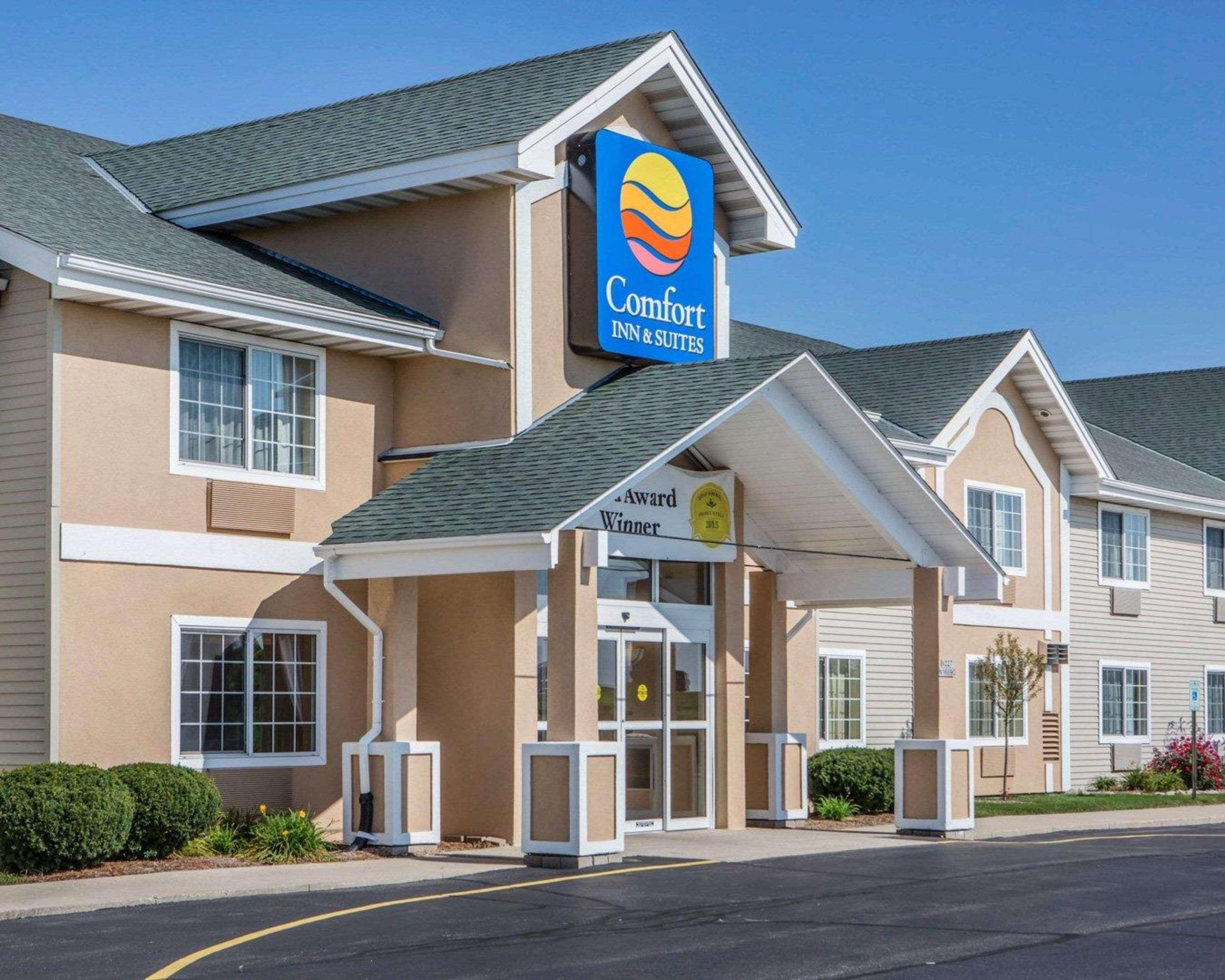 Comfort Inn & Suites Jackson - West Bend Dış mekan fotoğraf