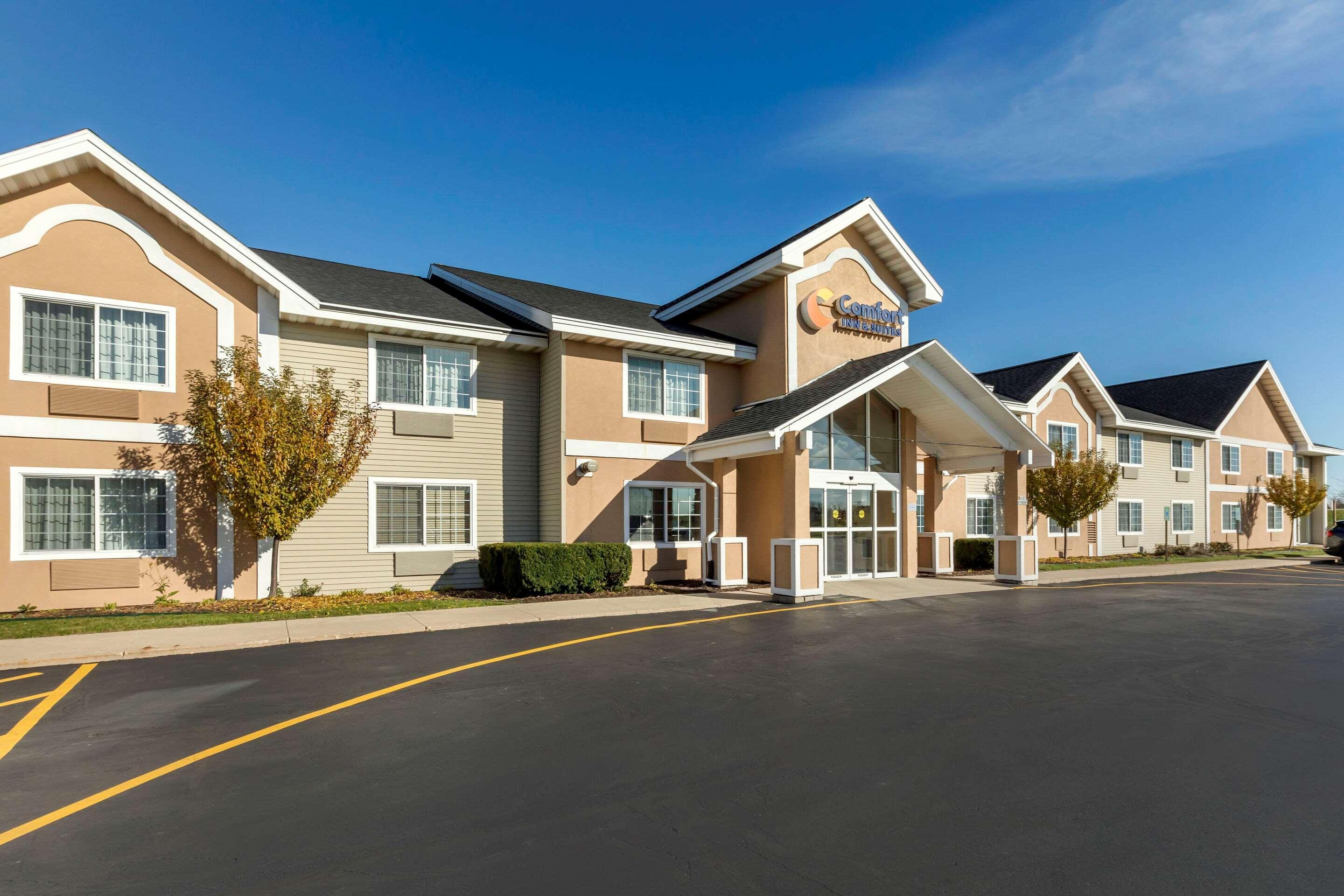Comfort Inn & Suites Jackson - West Bend Dış mekan fotoğraf